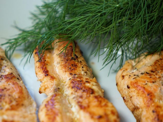 Oméga‑3 pendant la grossesse : alimentation ou complément ?