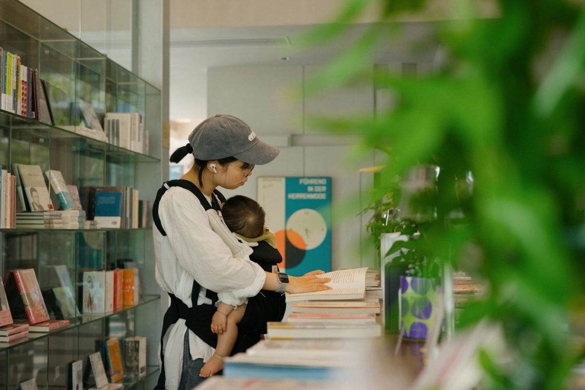 Ergobaby ou BabyBjörn : quel porte-bébé choisir