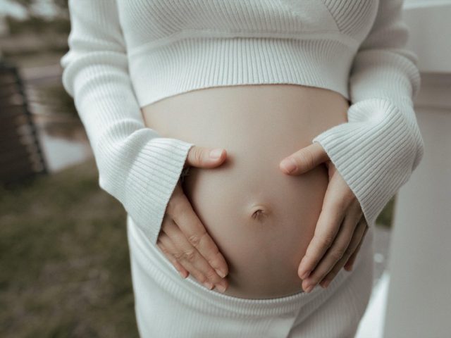 Programme de yoga prénatal pour préparer l’accouchement