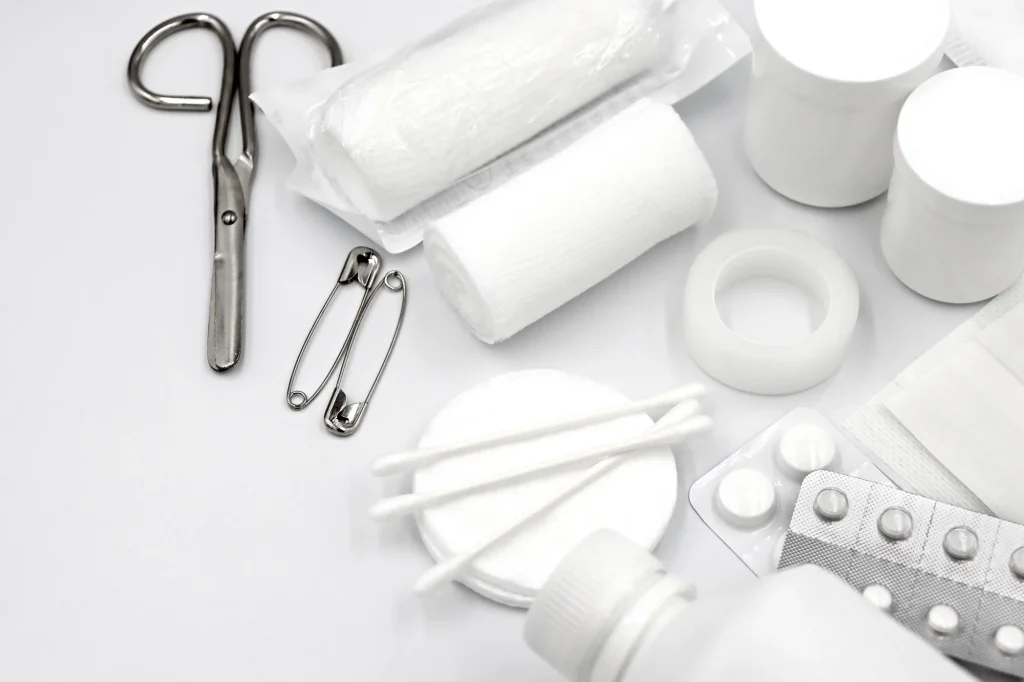 Trousse familiale : classer le matériel et retrouver les bonnes informations